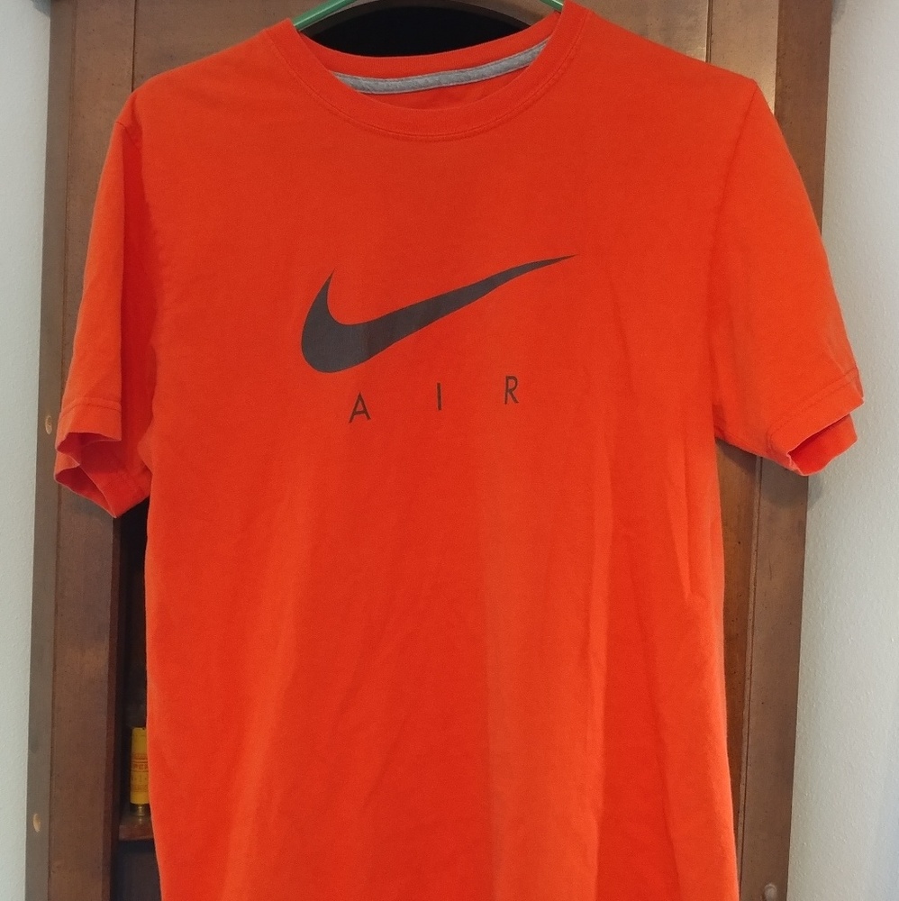 Nike tee